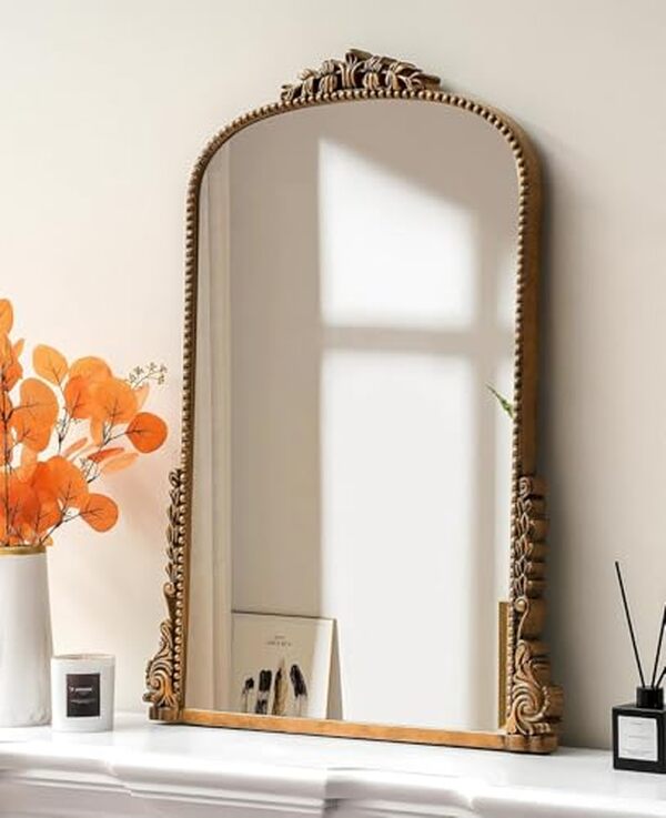 Découvrez pourquoi le miroir mural baroque SHYFOY transforme un intérieur en apportant une touche de sophistication et d'élégance dorée à votre décoration.