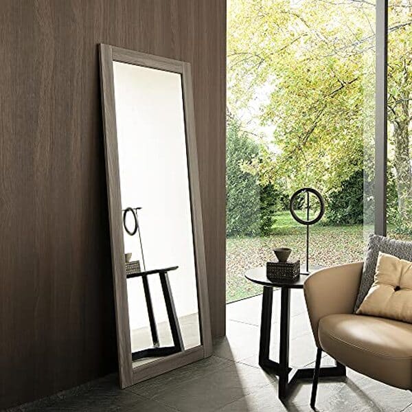 Découvrez notre avis complet sur le miroir de sol ARHome en frêne rustique : design élégant, style intemporel, parfait pour sublimer votre intérieur.